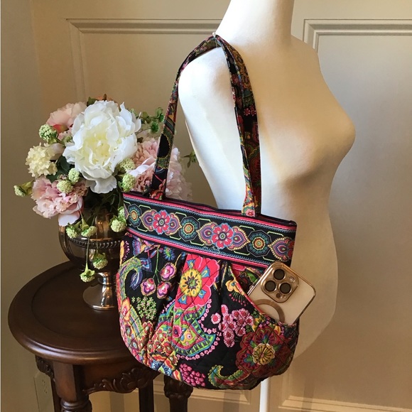 VERA BRADLEY quilted shoulder bag. Jewel tone colors.  EXCELLENT new condition. - Picture 1 of 13